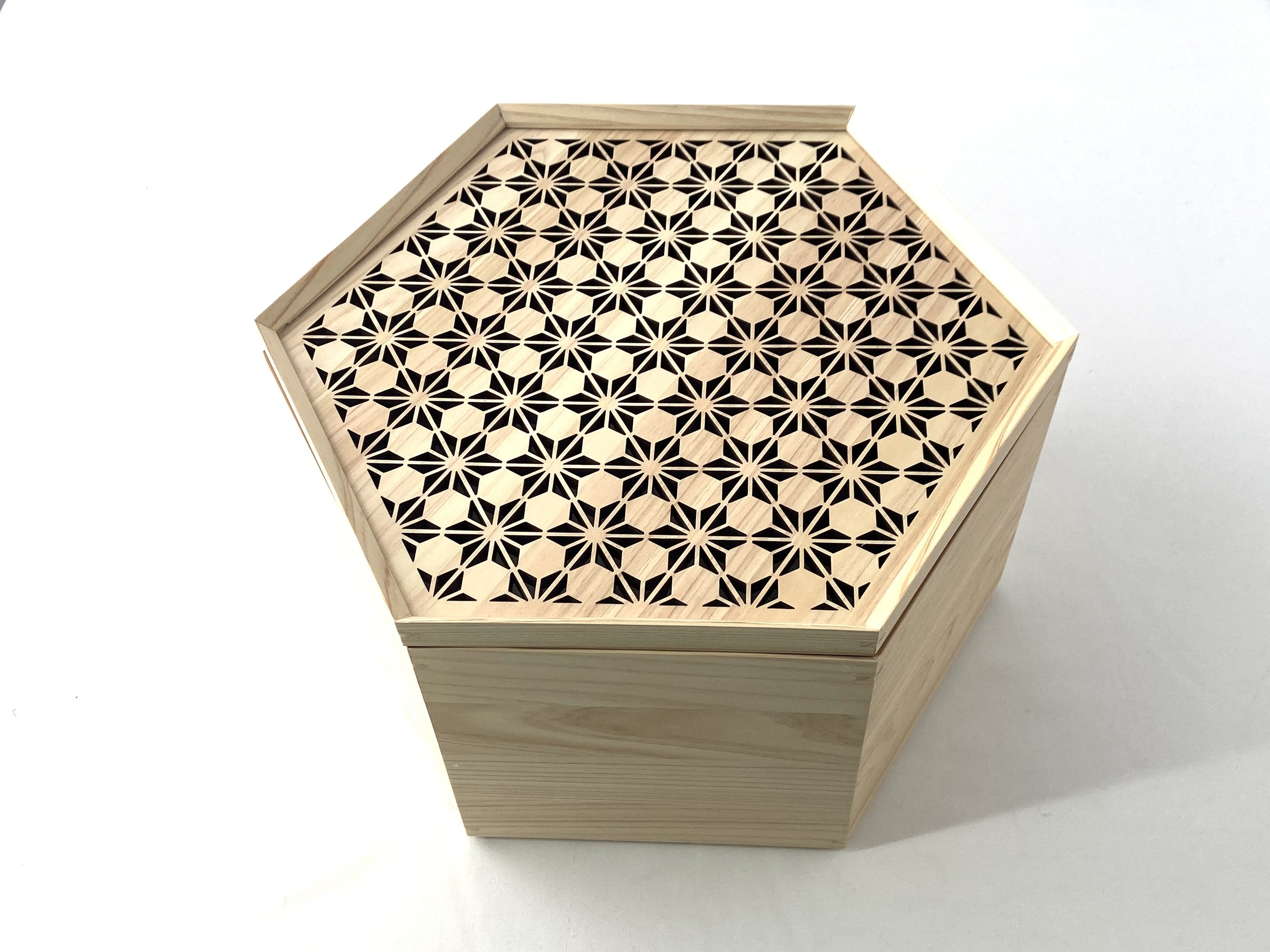 茶櫃　八重裏花