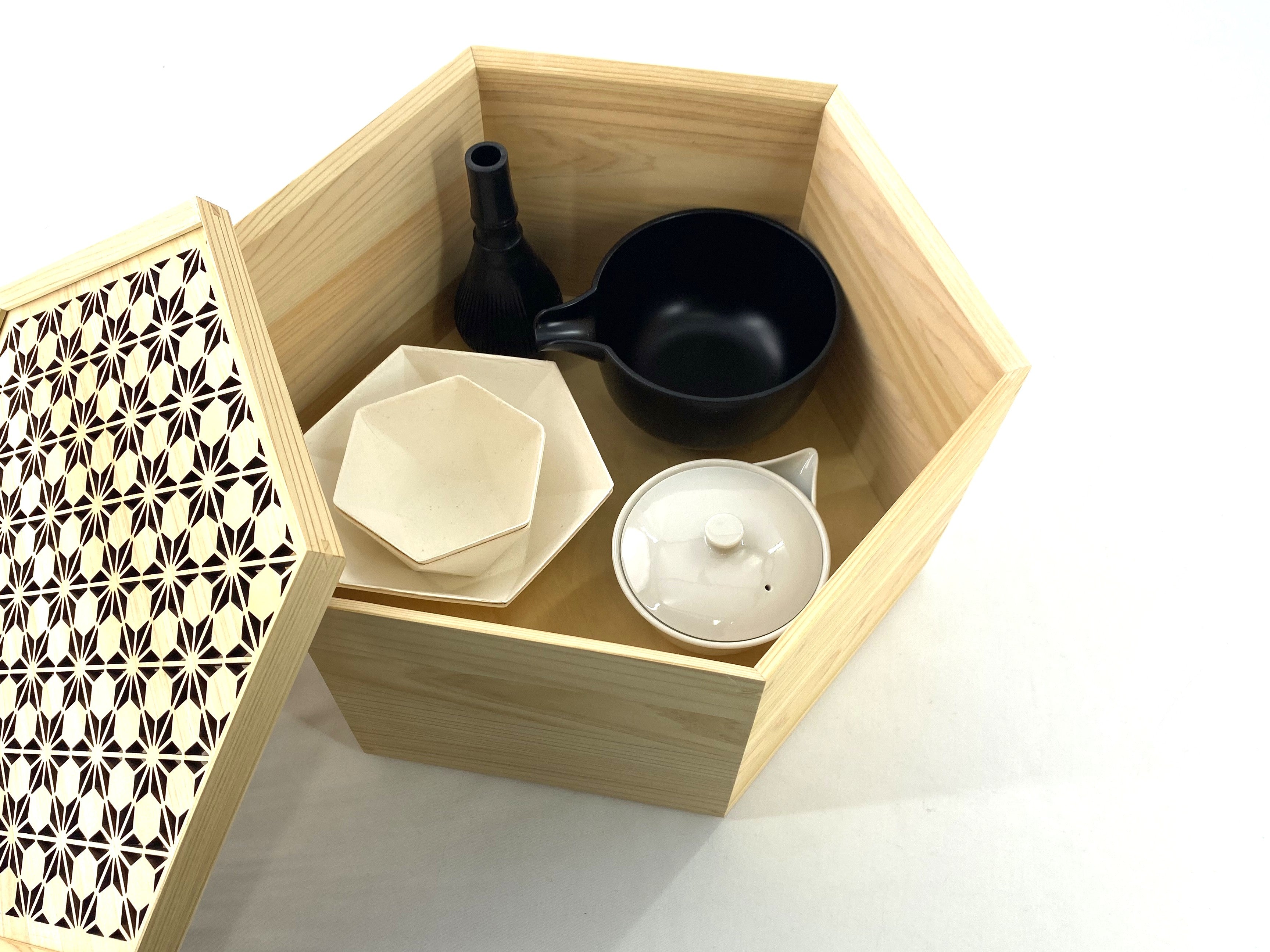 茶櫃　八重裏花