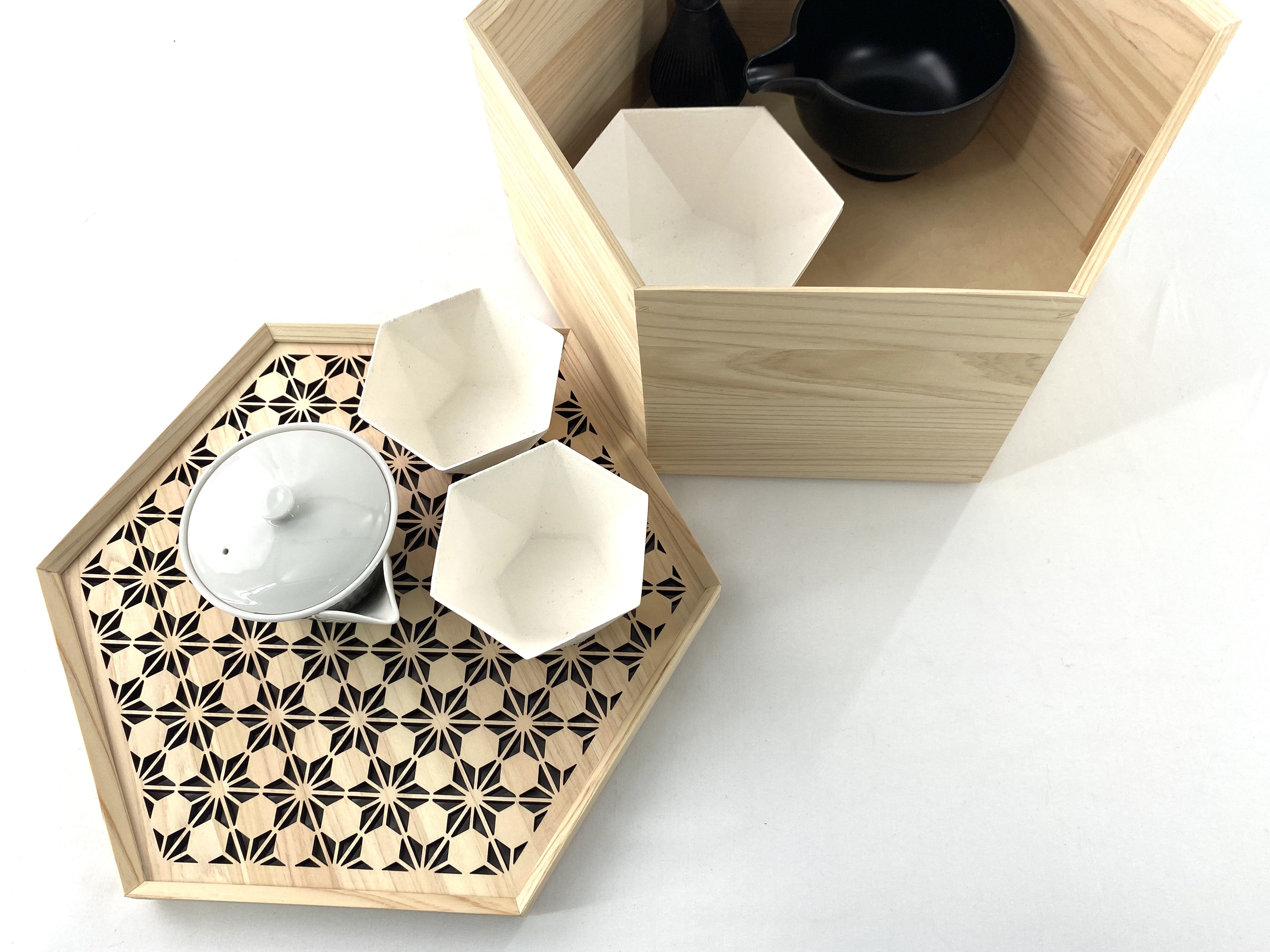 茶櫃　八重裏花